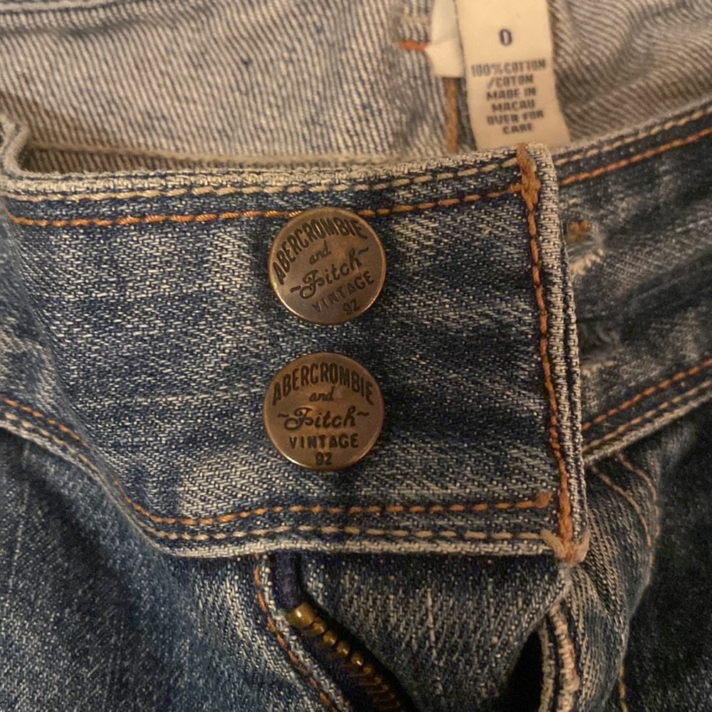 Abercrombie and Fitch - Picture 4 of 5